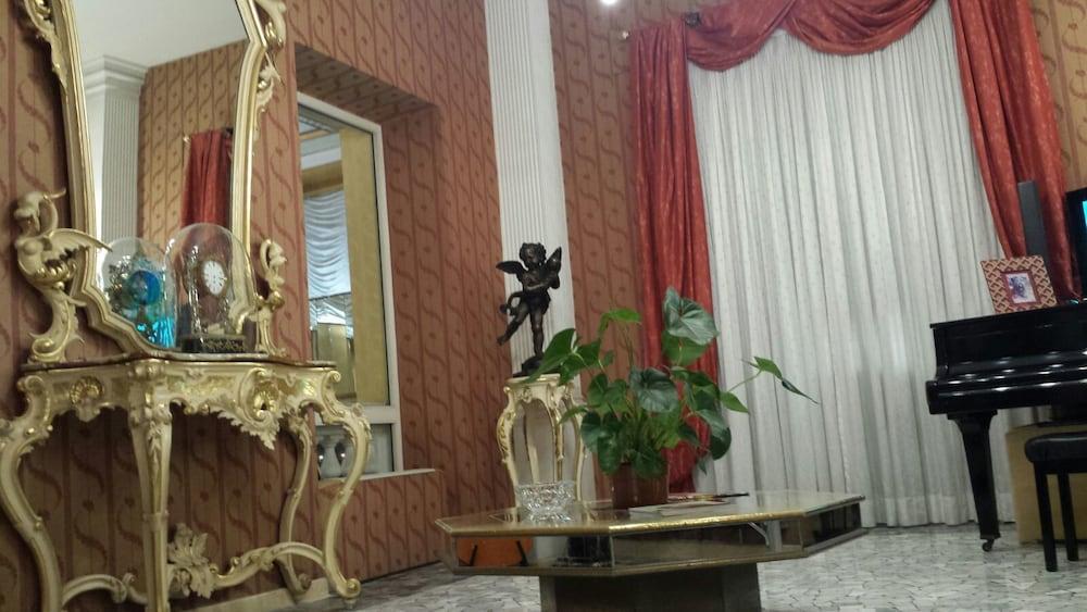 Hotel Miramare Naples